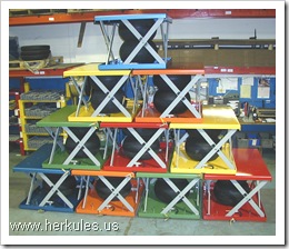 herkules mountain of air lift tables for the material handling trade show display v0089_02
